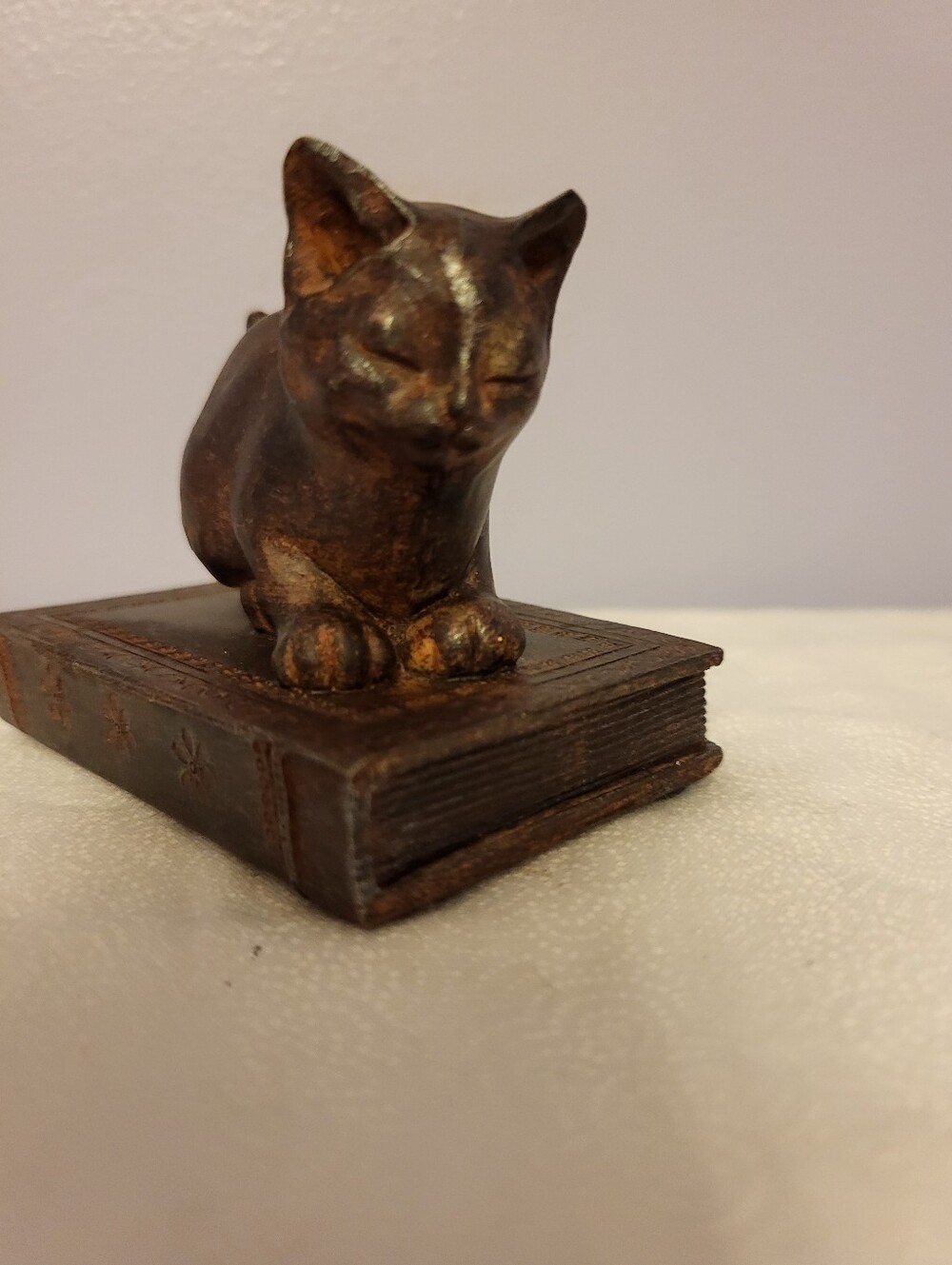 Decorative Brown Cat Figurine on Book -  Home Accent Decor